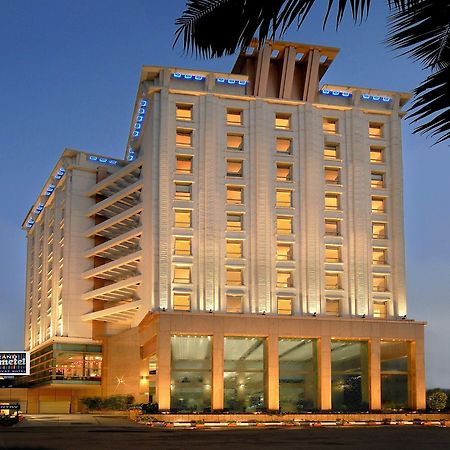 Lemon Tree Premier, Malad, Mumbai Hotel ภายนอก รูปภาพ